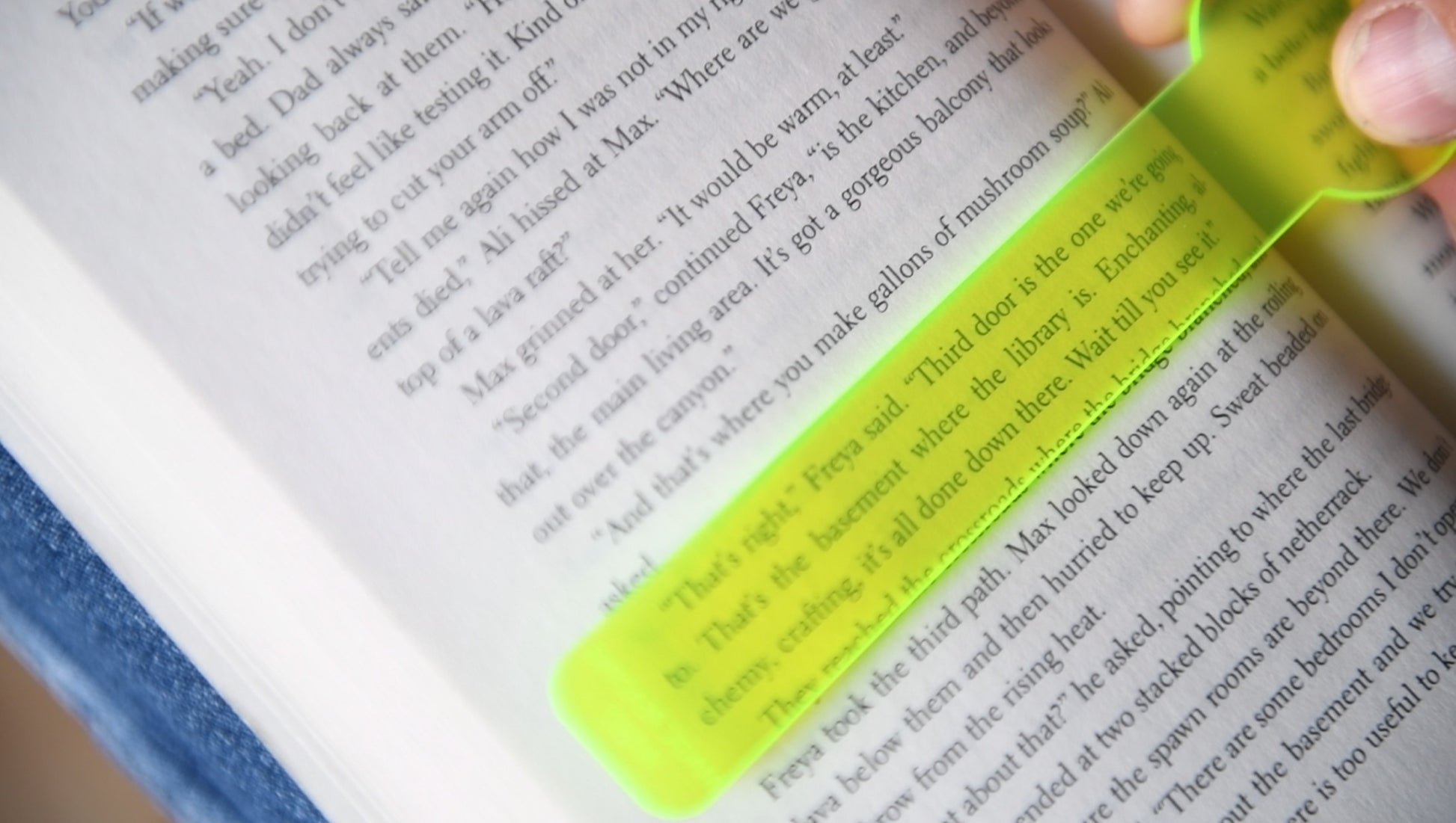 Reading Overlay - Neon Green Clear Reader on text